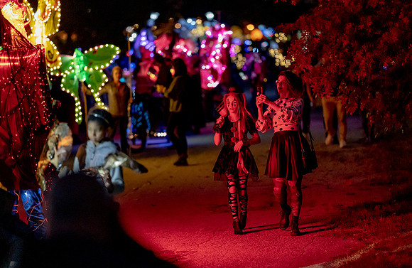 2022-LanternParade-5