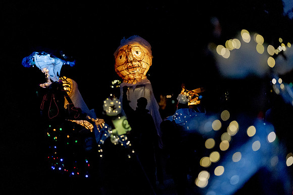 2022-LanternParade-1