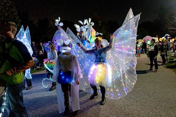 2022-LanternParade-35