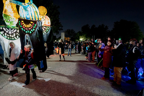 2022-LanternParade-42