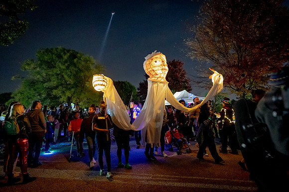 2022-LanternParade-14